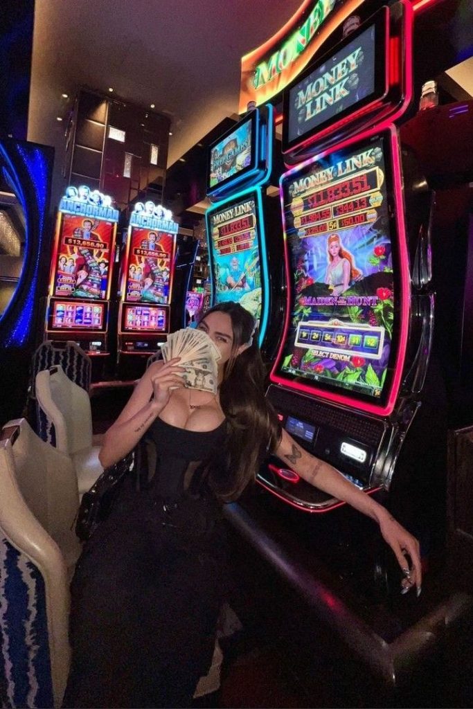 SKILLS TO PLAY SLOTS AT TK999
